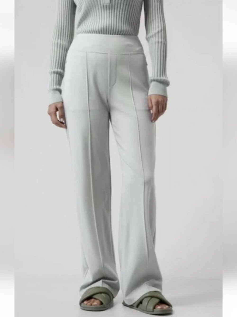 Athleta Eastbound Wide Pant - Size 2 Coast Gray